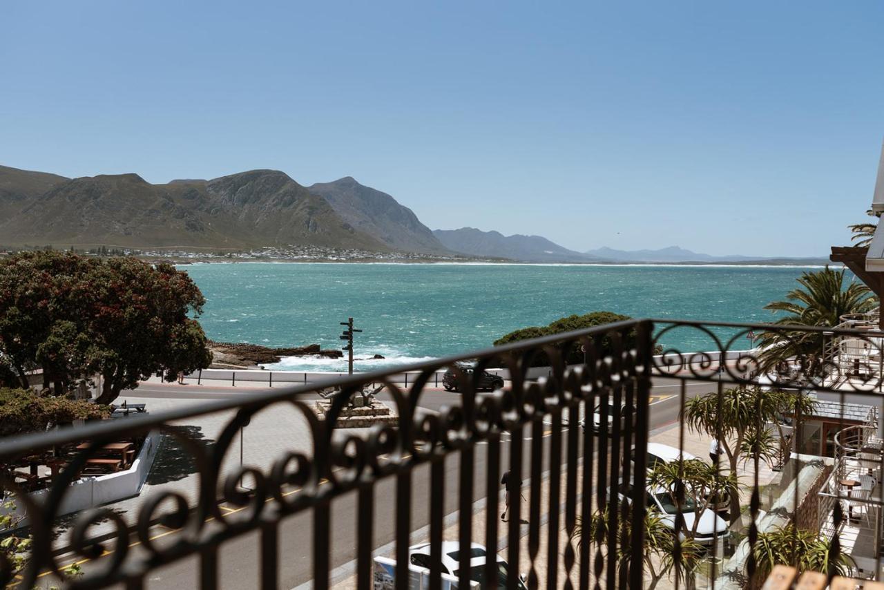 Suite with Partial Sea View